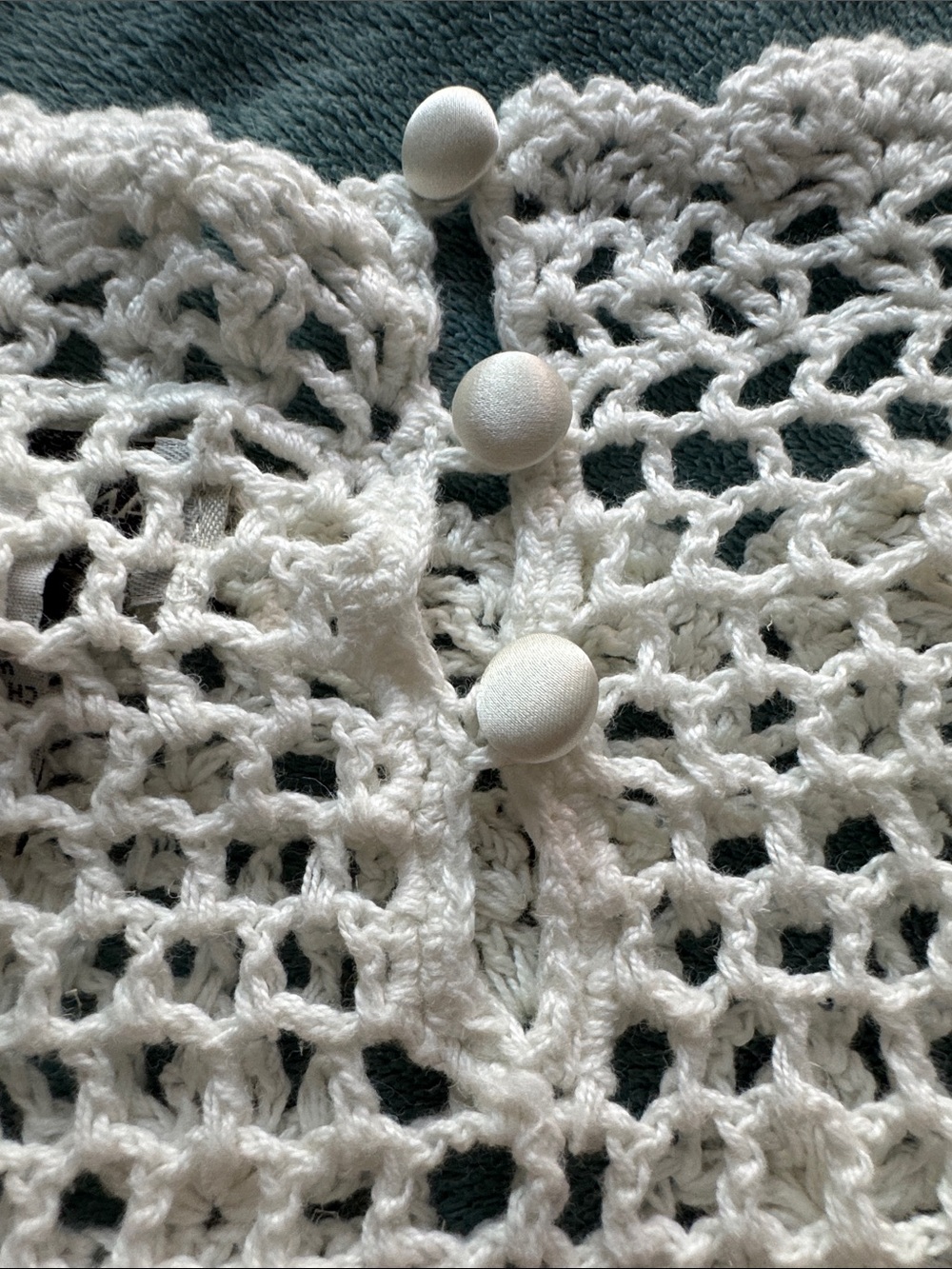 Banana Republic Handmade Off White Crochet Top with Satin Waist Tie - Picture 4 of 4